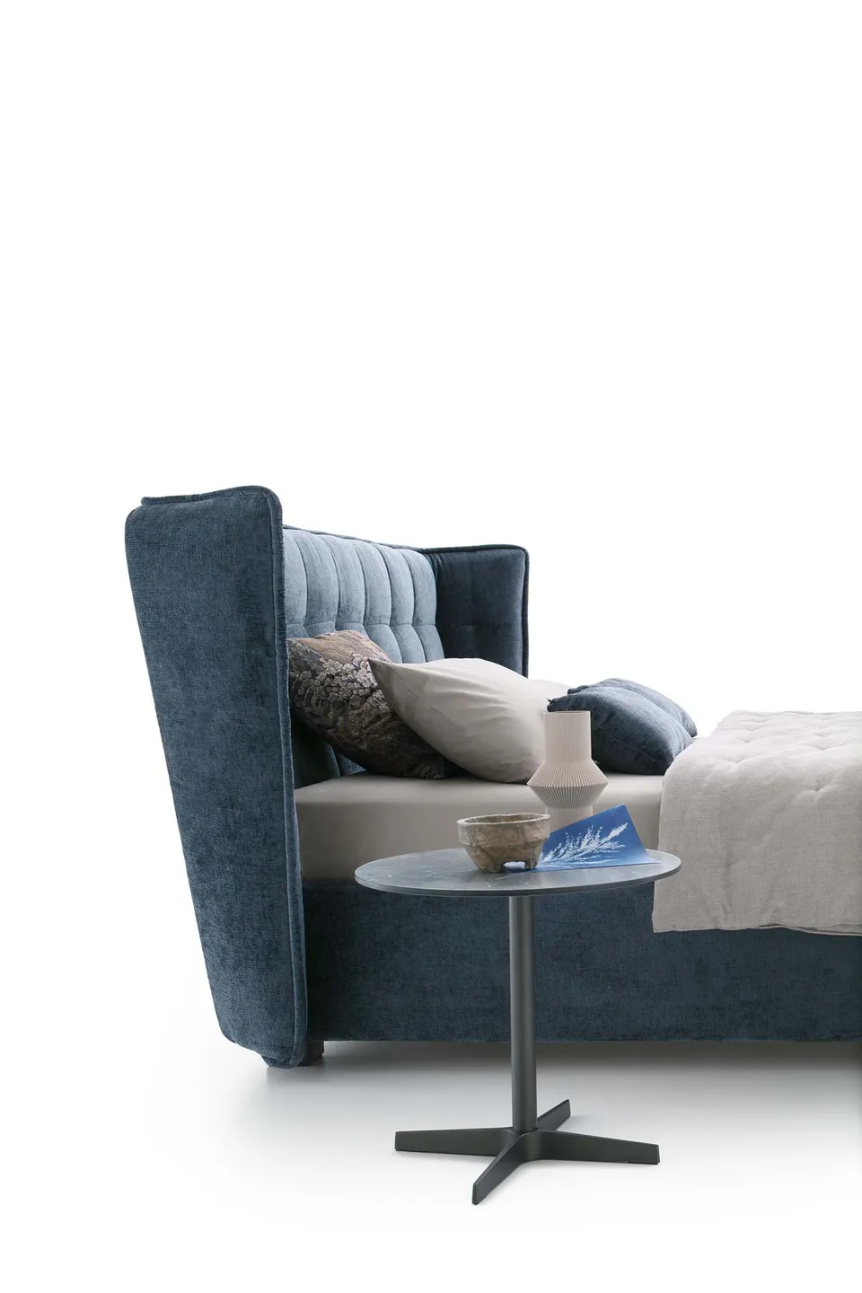 מיטה מרופדת עם כנפיים Aspen של LeComfort — תמונה 4