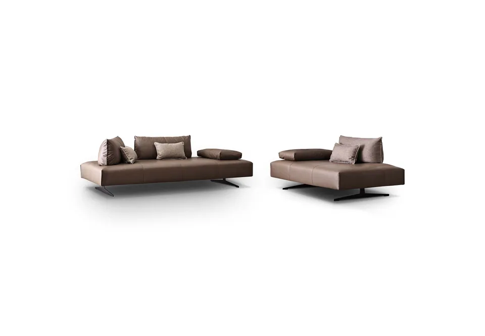 ספה מודולרית Bacio Light של LeComfort עם רגליים דקות וגב נייד