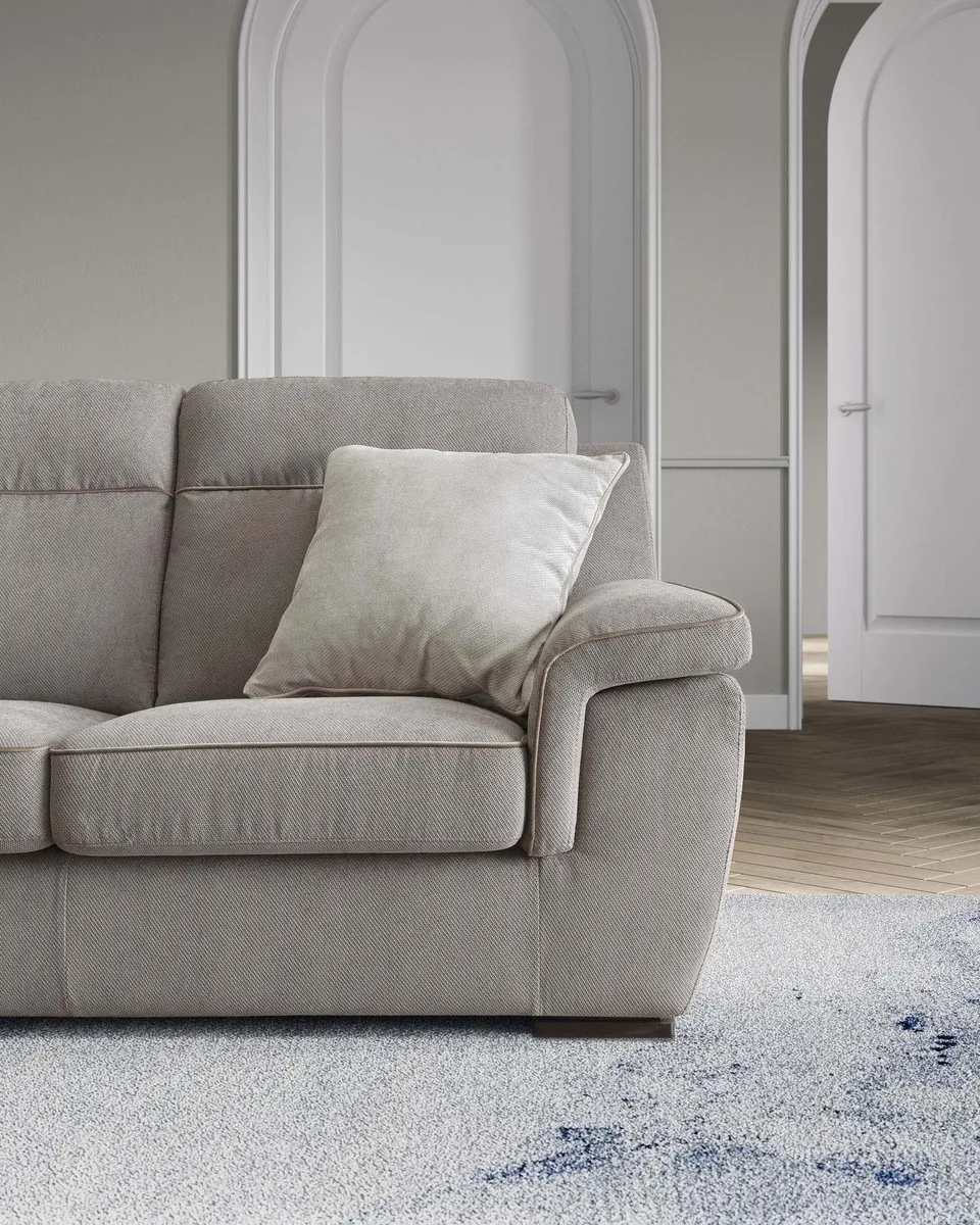 ספה פינתית עם ריקליינר חשמלי Hollis של LeComfort — תמונה 6