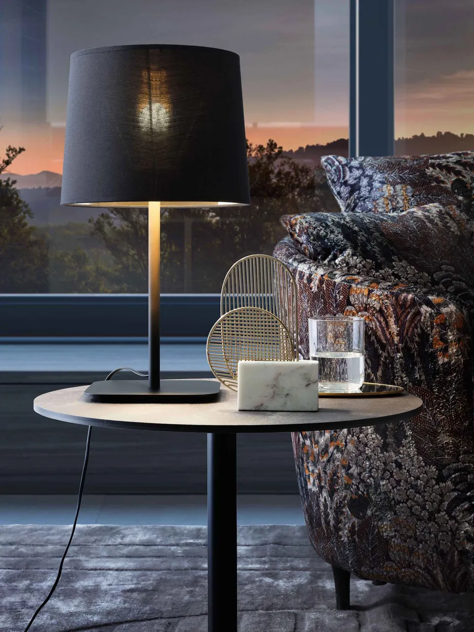 מנורת רצפה ושולחן Hygge של LeComfort — תמונה 2