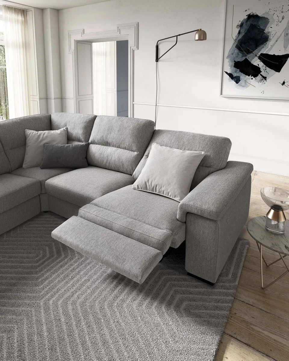 ספה פינתית עם ריקליינר חשמלי Jaro של LeComfort — תמונה 8