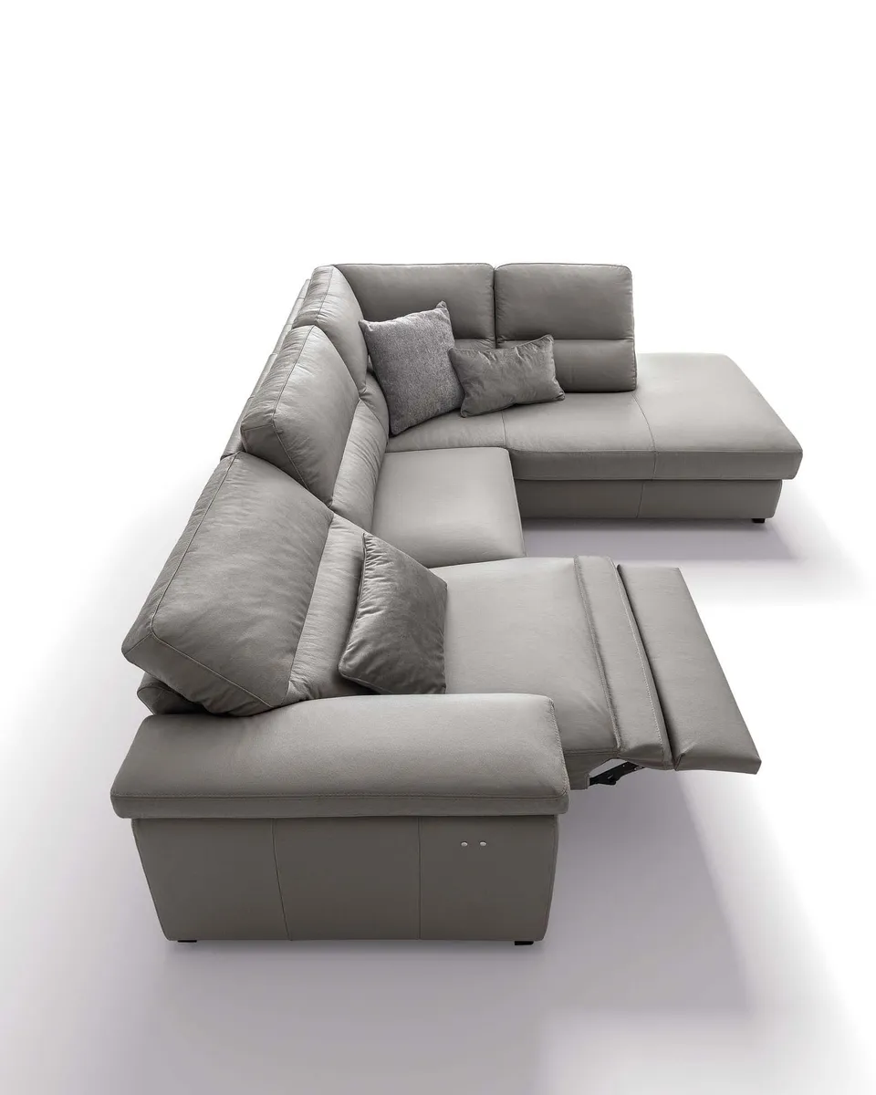 ספה פינתית עם ריקליינר חשמלי Jaro של LeComfort — תמונה 5