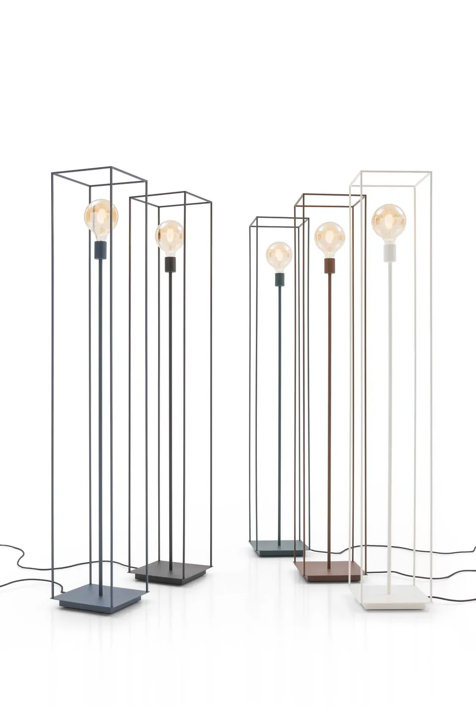 מנורת רצפה ושולחן Link של LeComfort — תמונה 4