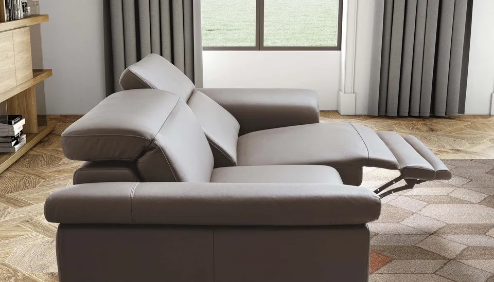 ספה פינתית עם ריקליינר חשמלי Zeno של LeComfort — תמונה 6