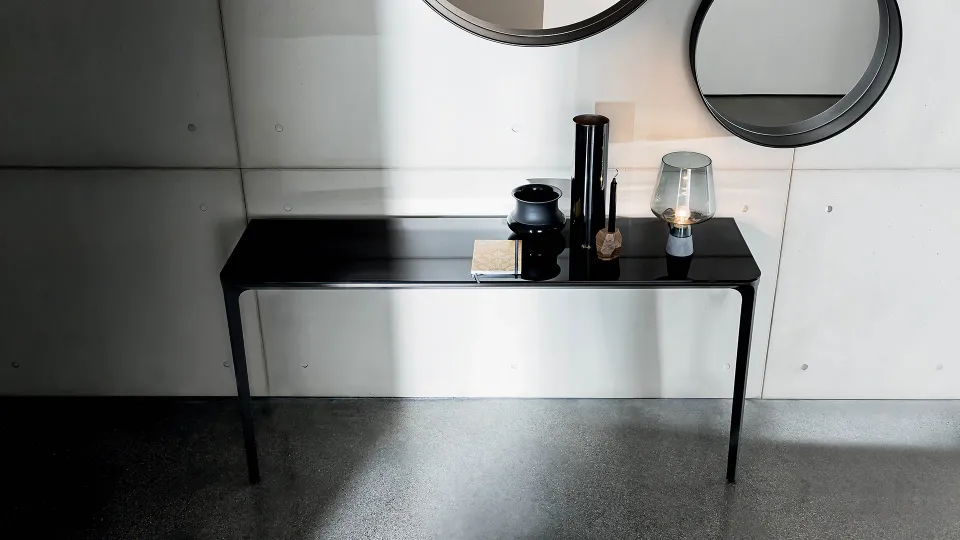קונסולה Slim 2 legs של Sovet על שתי רגלי אלומיניום דקות
