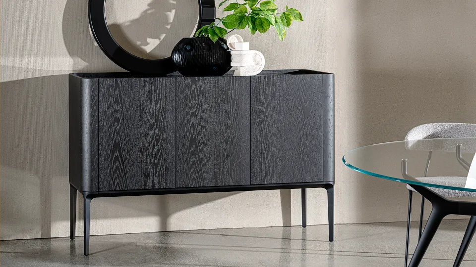 מזנון Slim שלוש דלתות של Sovet בפורניר עץ ומסגרת אלומיניום