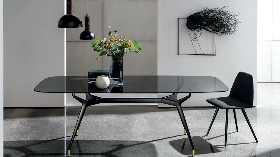 שולחן אוכל Arkos Shaped 02 של Sovet עם בסיס אלומיניום יצוק