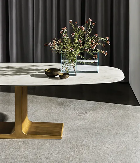 שולחן אוכל Palace Shaped של Sovet Italia — תמונה 3