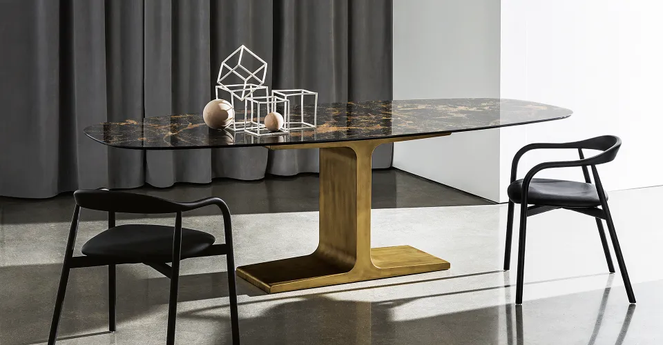 שולחן אוכל Palace Shaped של Sovet Italia — תמונה 4