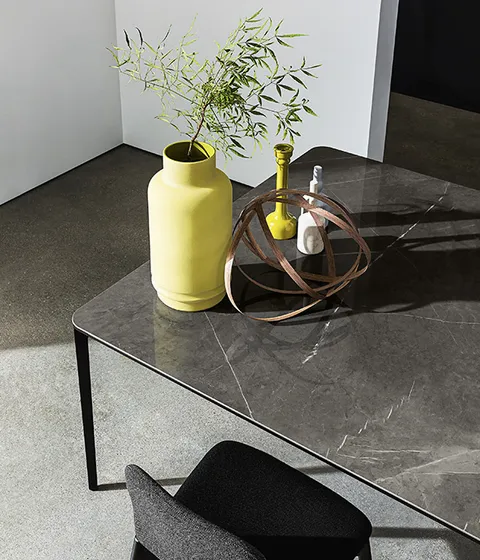 שולחן אוכל מרובע Slim Square של Sovet Italia — תמונה 3