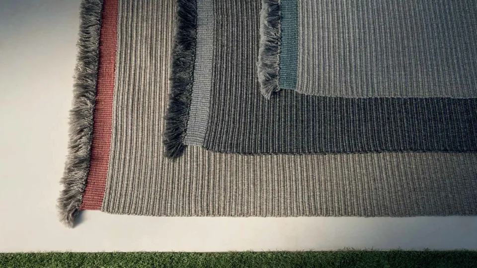 שטיח חוץ בטקסטורת צלעות Fabric Ribs של Talenti