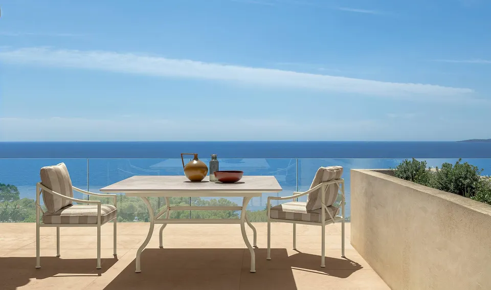 שולחן אוכל מרובע Capri 150×150 של Talenti — תמונה 2