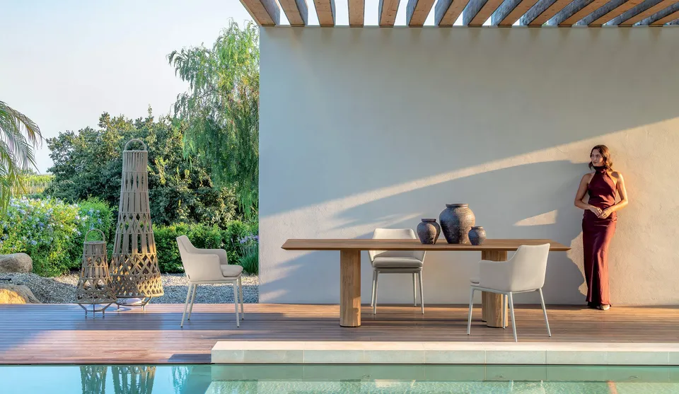 שולחן אוכל Salinas Accoya 260×110 של Talenti על ארבעה עמודים