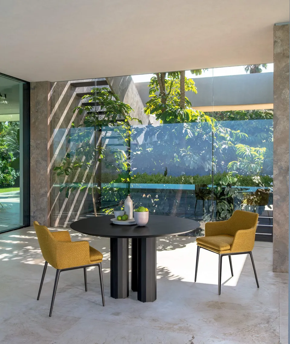 שולחן אוכל עגול מעץ Accoya Salinas Accoya D135 של Talenti — תמונה 2