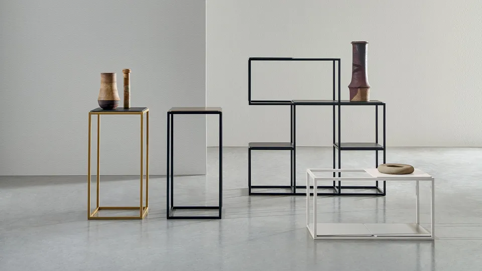 ספרייה מודולרית Bookcase Set של Twils, מבנה מתכת ומדפי עץ